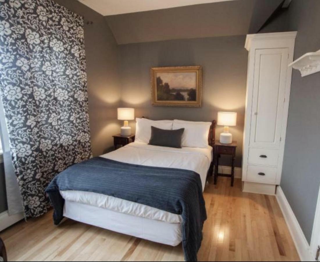 Fairholm Boutique Inns Σάρλοτ Τάουν Εξωτερικό φωτογραφία