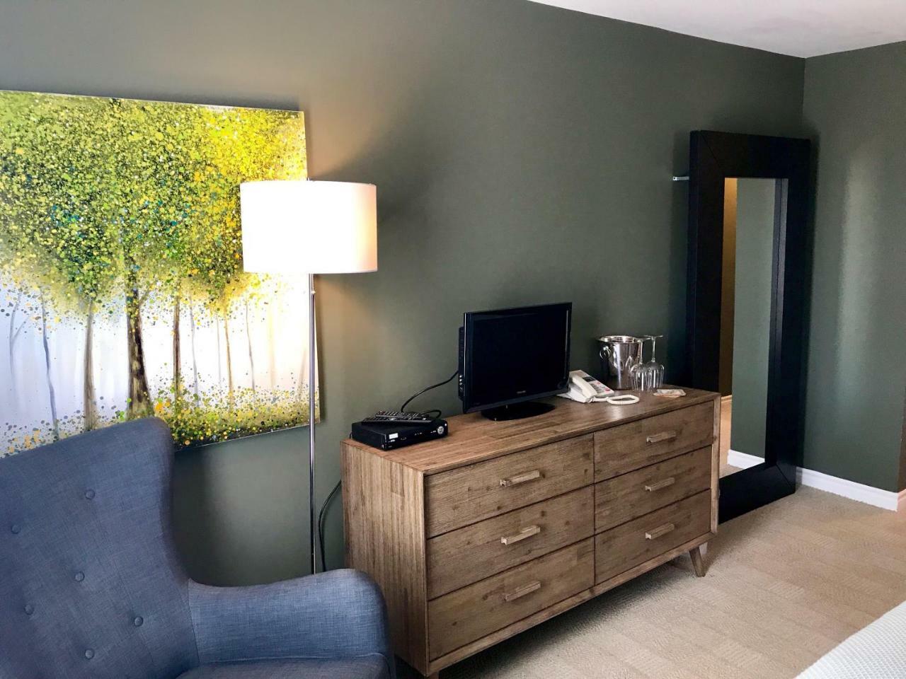 Fairholm Boutique Inns Σάρλοτ Τάουν Εξωτερικό φωτογραφία
