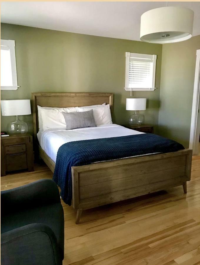 Fairholm Boutique Inns Σάρλοτ Τάουν Εξωτερικό φωτογραφία